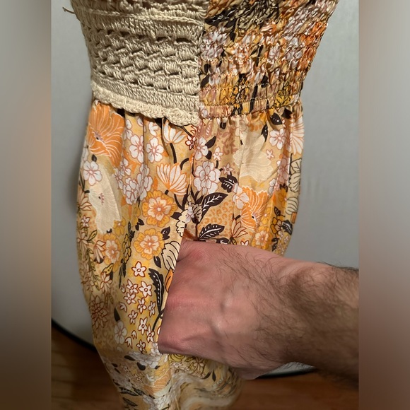 NEW NWT B.O.G. Collective Yellow Floral Romper Size Small With Crochet Top - Picture 3 of 7